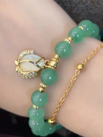 With Golden Shiny Tulip Radiant Springtime Charm - Tulip Green Jade Bracelet